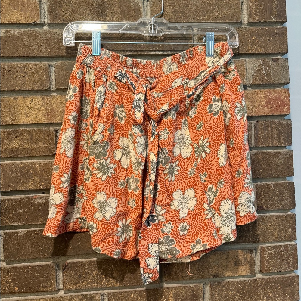 Angie flowy shorts with tie belt